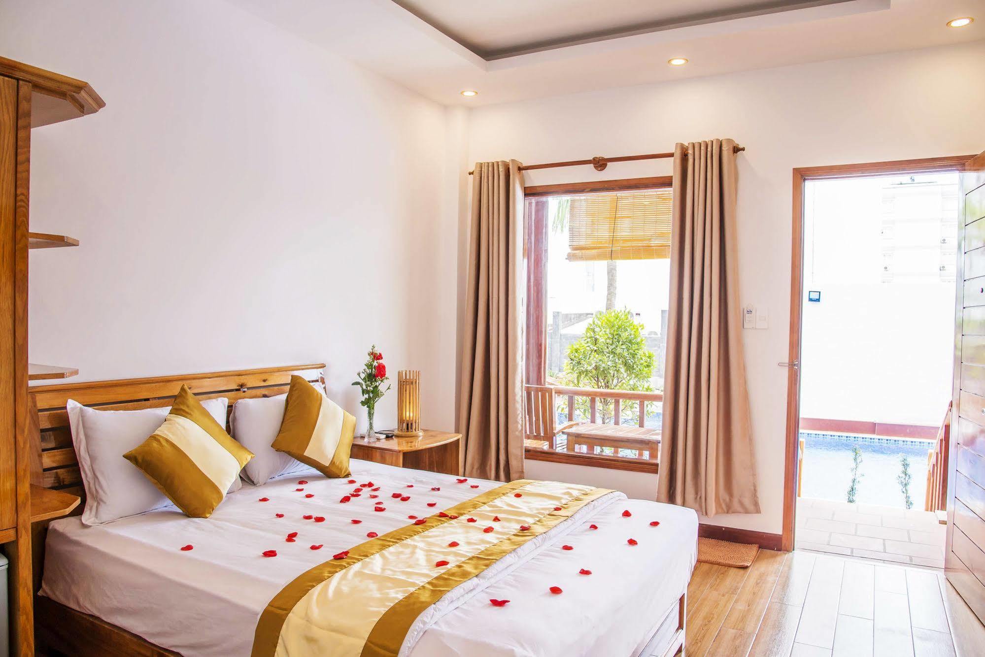 Dong Xuan Hong Hotel Дуонг-Донг Экстерьер фото